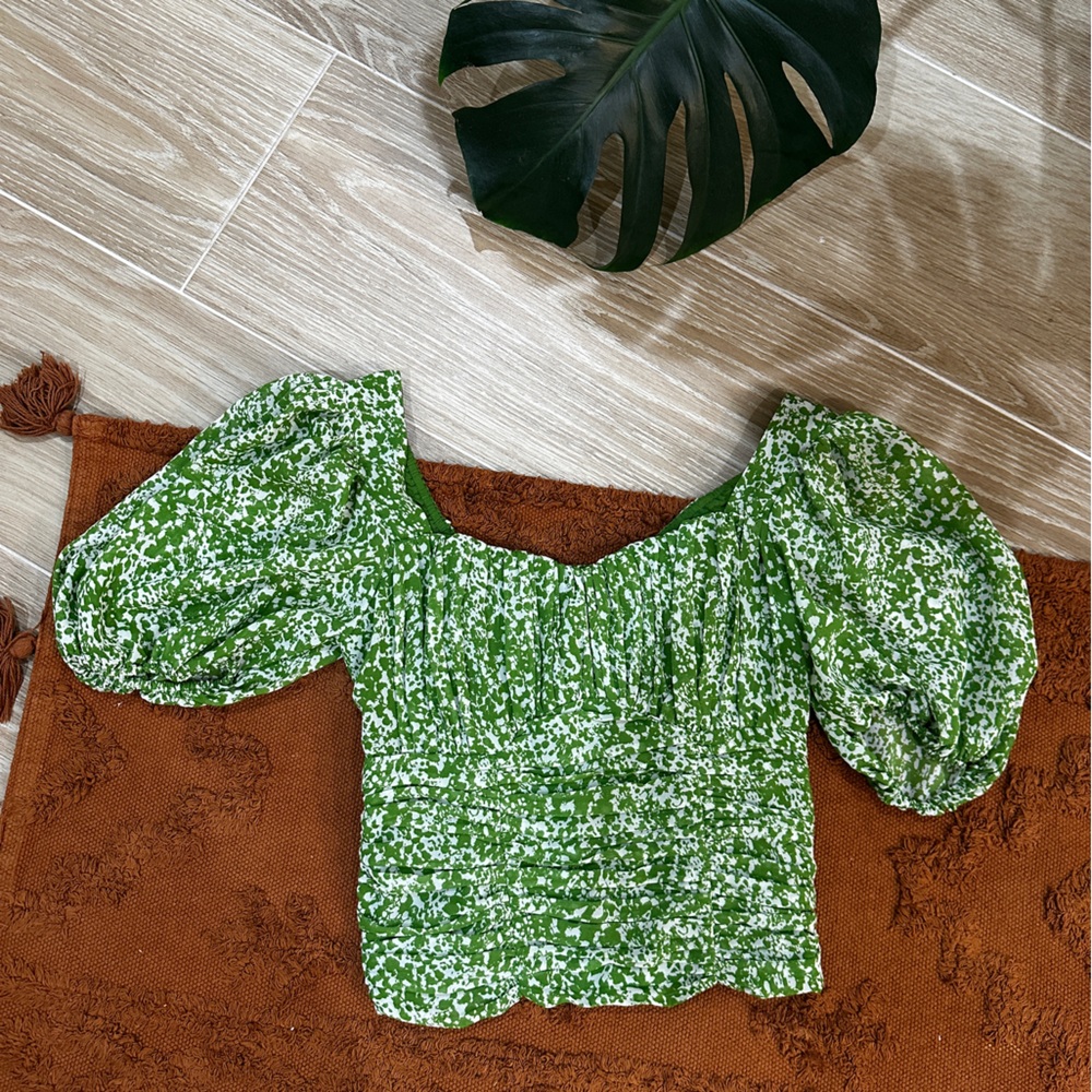 Abercrombie & Fitch Green and White Puff Sleeve Top